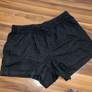1X Plus Old navy 55% linen black shorts